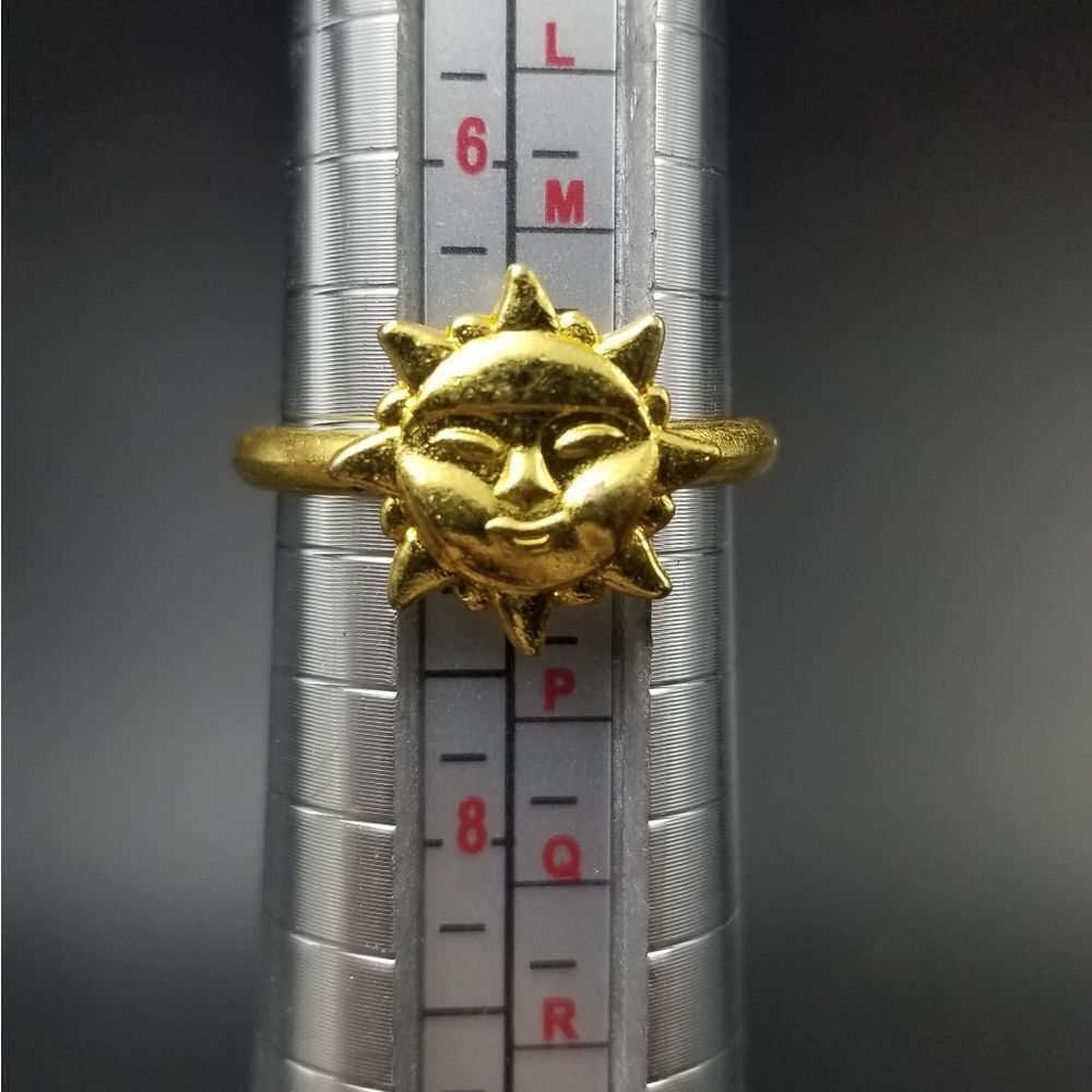 Mystic moon rising sun ring size 7. R131